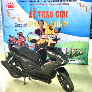 Trao giải đặc biệt của chương trình “Mở bao ngay – Quà liền tay” cho khách hàng tại Phước Hưng – Tuy Phước – Bình Định